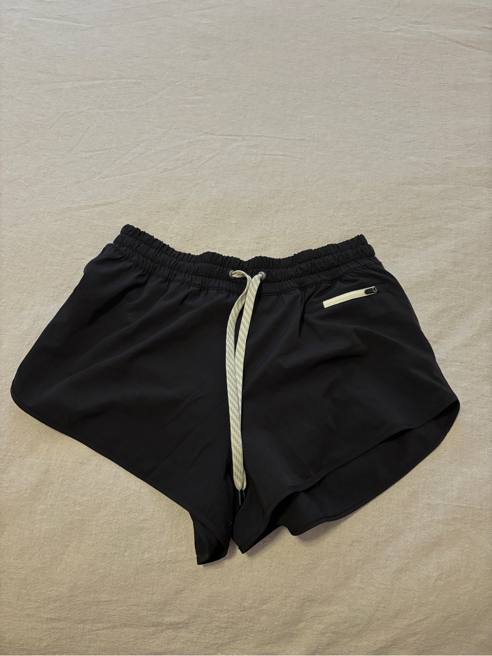 Alo Clementine Shorts